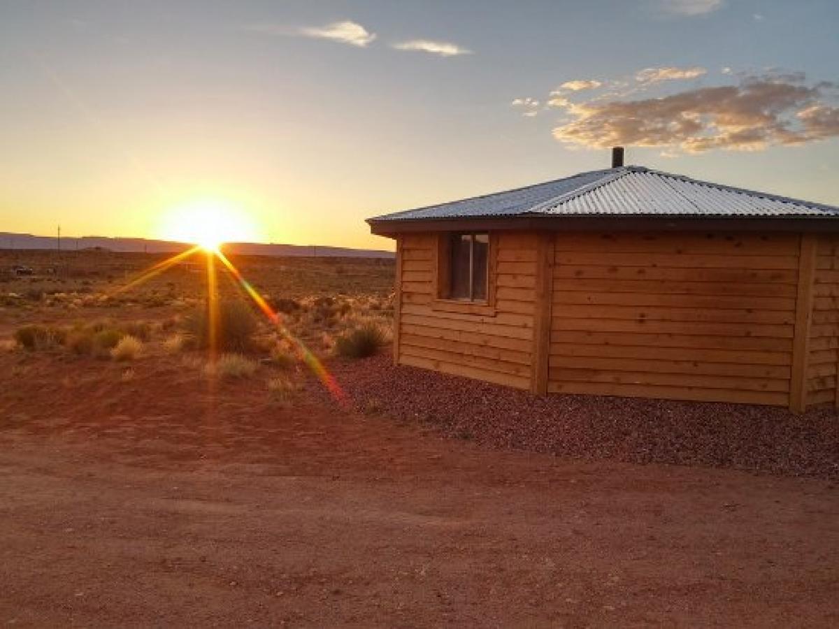Shash Dine' Ecoretreat Page
