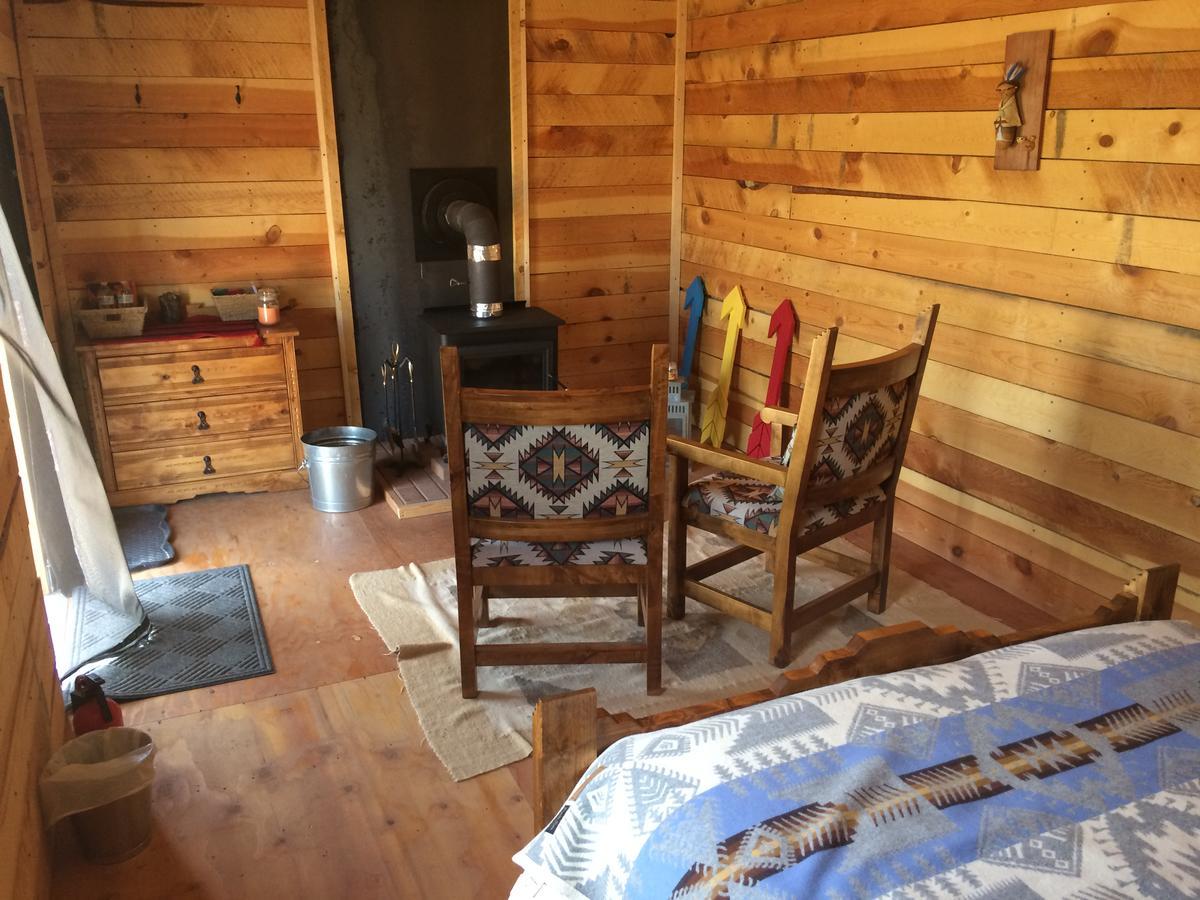 Shash Dine' Ecoretreat Bed & Breakfast Page